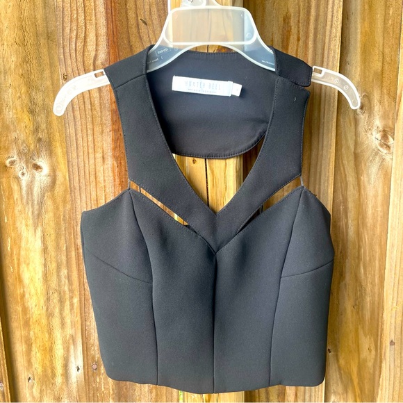 Hunter Bell NY. Top - Picture 2 of 8